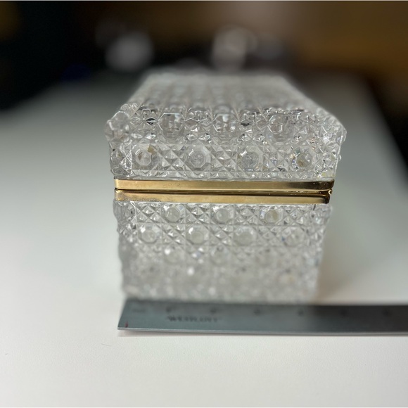 Vintage Mid 20th Century Large Diamond Cut Crystal Hinged Box. - Picture 2 of 11
